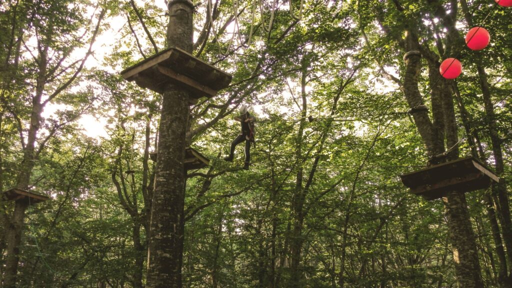 Casque de protection parc accrobranche